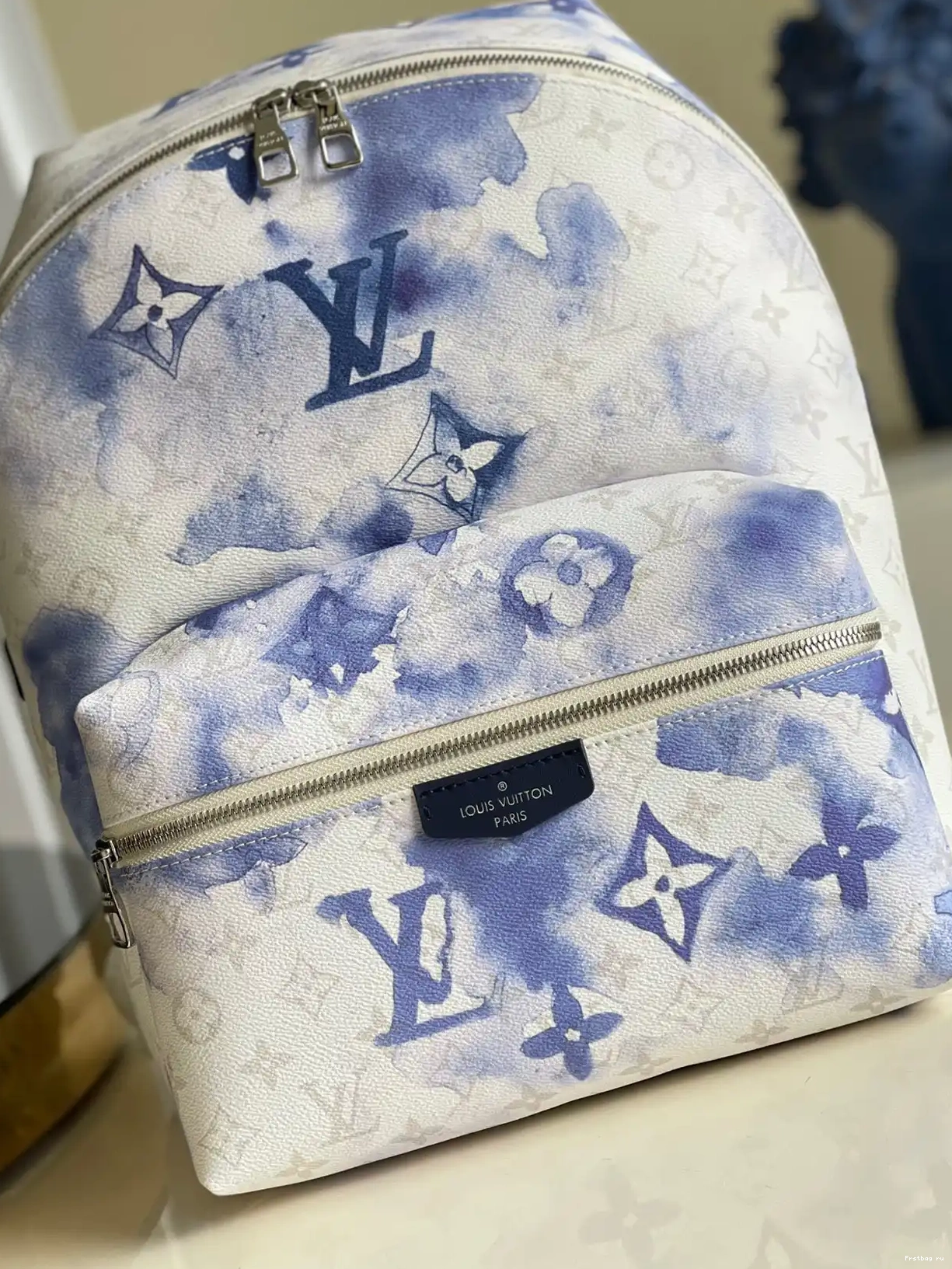 Frstbag ru VUITTON BACKPACK DISCOVERY LOUIS 0324